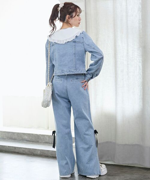 MAJESTIC LEGON(マジェスティックレゴン)の「フリルカラー&ブローチセットGジャン(デニムジャケット・レディース・ブラック/サックスブルー・MEDIUM/SMALL)」の7枚目の写真