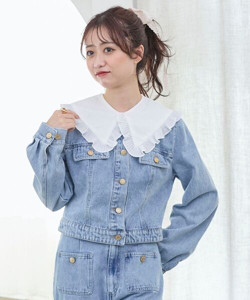 MAJESTIC LEGON(マジェスティックレゴン)の「フリルカラー&ブローチセットGジャン(デニムジャケット・レディース・ブラック/サックスブルー・MEDIUM/SMALL)」の8枚目の写真