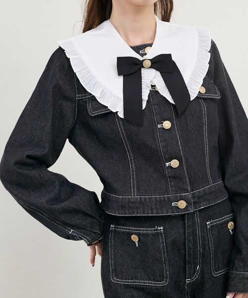 MAJESTIC LEGON(マジェスティックレゴン)の「フリルカラー&ブローチセットGジャン(デニムジャケット・レディース・ブラック/サックスブルー・MEDIUM/SMALL)」の20枚目の写真
