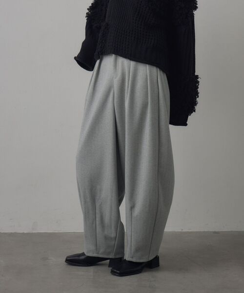 kivi（キヴィ）の「ヘリンボーンカーブパンツ（その他パンツ・レディース・チャコールグレー/ブラウン/ライトグレー・FREE）」の2枚目の写真