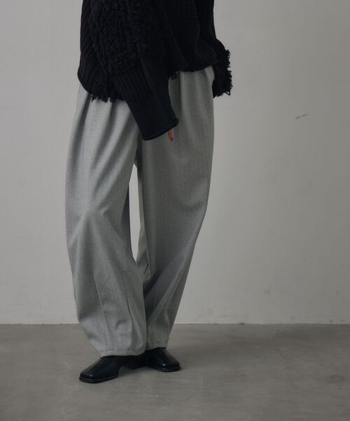 kivi（キヴィ）の「ヘリンボーンカーブパンツ（その他パンツ・レディース・チャコールグレー/ブラウン/ライトグレー・FREE）」の19枚目の写真
