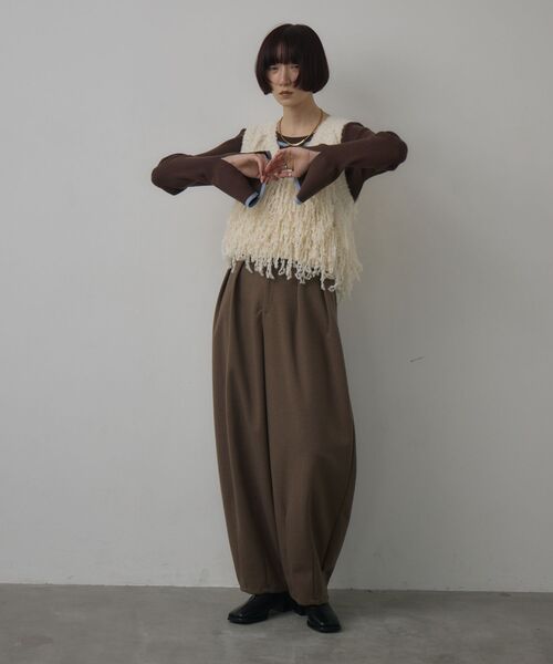 kivi（キヴィ）の「ヘリンボーンカーブパンツ（その他パンツ・レディース・チャコールグレー/ブラウン/ライトグレー・FREE）」の4枚目の写真