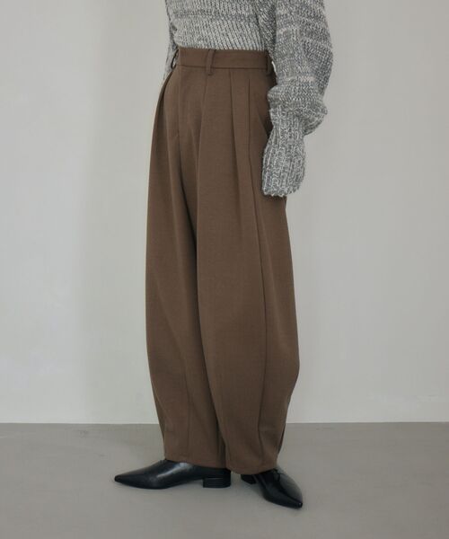 kivi（キヴィ）の「ヘリンボーンカーブパンツ（その他パンツ・レディース・チャコールグレー/ブラウン/ライトグレー・FREE）」の7枚目の写真
