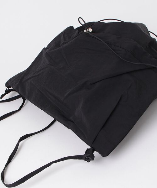 Vini（ヴィニ）の「ドローストリング ナップザック（バックパック/リュック・レディース・ホワイト/ブラック/カーキ・FREE）」の10枚目の写真