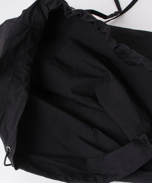 Vini（ヴィニ）の「ドローストリング ナップザック（バックパック/リュック・レディース・ホワイト/ブラック/カーキ・FREE）」の11枚目の写真