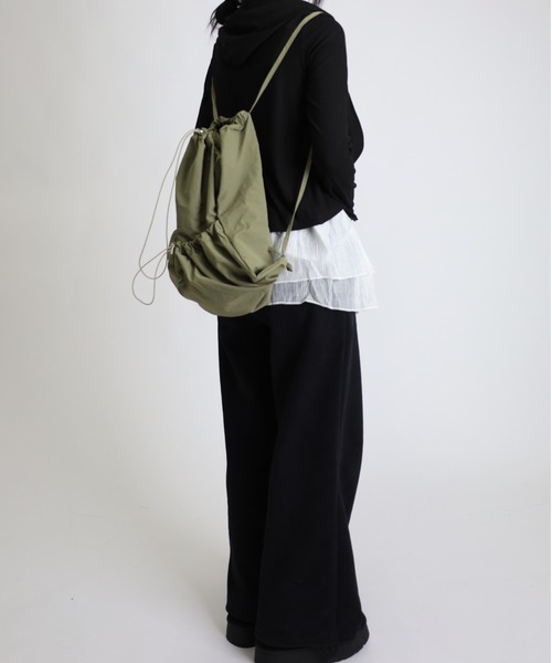 Vini（ヴィニ）の「ドローストリング ナップザック（バックパック/リュック・レディース・ホワイト/ブラック/カーキ・FREE）」の7枚目の写真