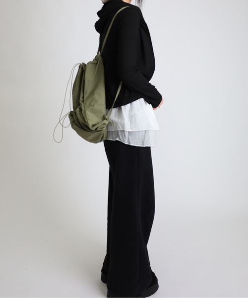 Vini（ヴィニ）の「ドローストリング ナップザック（バックパック/リュック・レディース・ホワイト/ブラック/カーキ・FREE）」の8枚目の写真