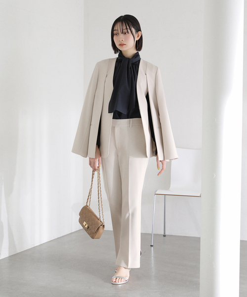 La TOTALITE（ラトータリテ）の「2WAYスリットジャケット（ノーカラージャケット・レディース・ベージュ/ネイビー/ライトグリーン・38/36）」の5枚目の写真