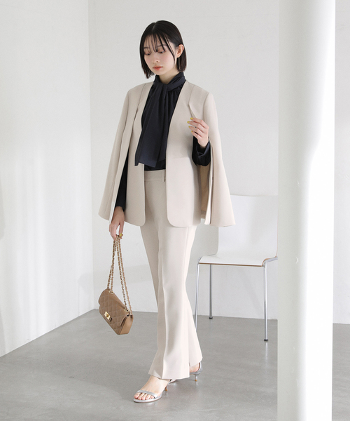 La TOTALITE（ラトータリテ）の「2WAYスリットジャケット（ノーカラージャケット・レディース・ベージュ/ネイビー/ライトグリーン・38/36）」の6枚目の写真