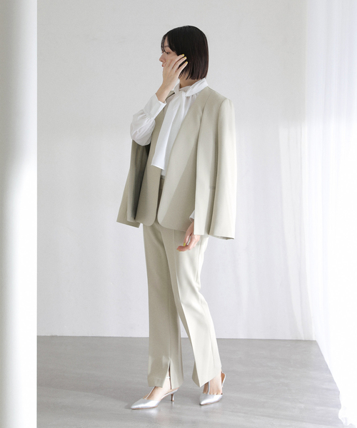 La TOTALITE（ラトータリテ）の「2WAYスリットジャケット（ノーカラージャケット・レディース・ベージュ/ネイビー/ライトグリーン・38/36）」の17枚目の写真