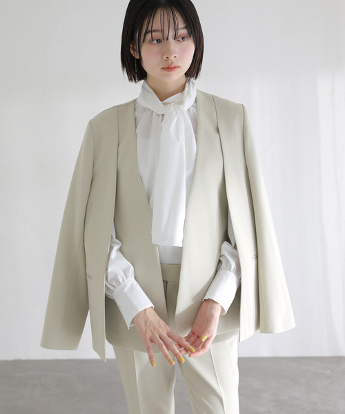 La TOTALITE（ラトータリテ）の「2WAYスリットジャケット（ノーカラージャケット・レディース・ベージュ/ネイビー/ライトグリーン・38/36）」の18枚目の写真