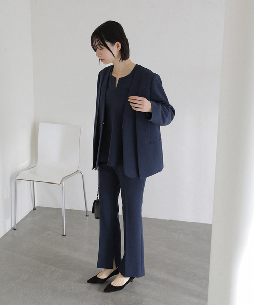 La TOTALITE（ラトータリテ）の「2WAYスリットジャケット（ノーカラージャケット・レディース・ベージュ/ネイビー/ライトグリーン・38/36）」の20枚目の写真