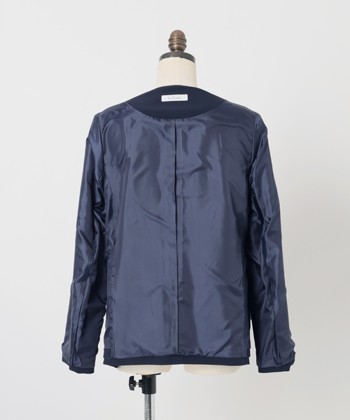 La TOTALITE（ラトータリテ）の「2WAYスリットジャケット（ノーカラージャケット・レディース・ベージュ/ネイビー/ライトグリーン・38/36）」の4枚目の写真