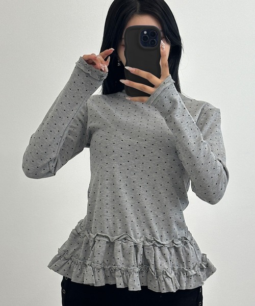 FOLLOWIN(フォロウィン)の「2color/ドット柄 ウエストフリル ロングスリーブトップス(Tシャツ/カットソー・レディース・グレー/ベージュ・FREE)」の1枚目の写真