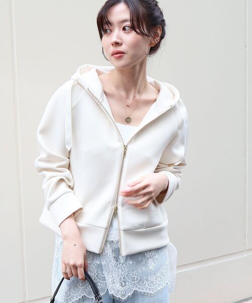 le.coeur blanc（ルクールブラン）の「カルゼダンボールパーカー（パーカー・レディース・ネイビー/オフホワイト・38）」の2枚目の写真