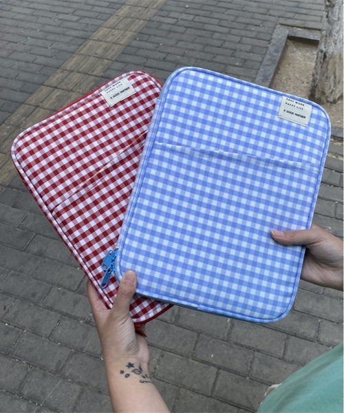 lit.Cy(リットシー)の「ギンガムチェック クッション タブレットケース PCケース 11inch 13inch 14inch(PC・タブレットケース・レディース・ブルー/ブラック/レッド/グリーン・11/13-14)」の9枚目の写真