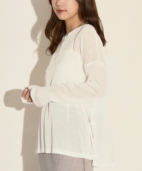 H.TOKYO(エイチトウキョウ)の「シアーヘンリーネック プルオーバー / サイドスリット シアーカットソー(Tシャツ/カットソー・レディース・ブラック/ホワイト・FREE)」の8枚目の写真