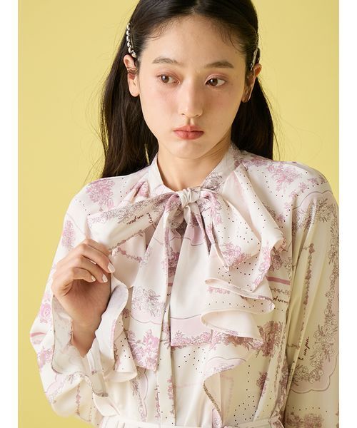 LILY BROWN(リリーブラウン)の「スカーフプリントボウタイブラウス(シャツ/ブラウス・レディース・ホワイト/ブルー/ピンク・F)」の10枚目の写真