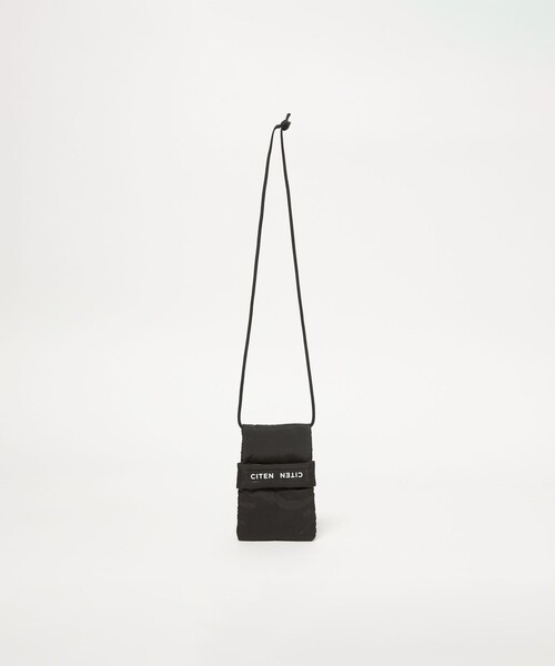 CITEN(シテン)の「<CITEN>マルチポケットモバイルショルダー(スマホグッズ・レディース・シルバー/クリーム/ブラック/ケリーグリーン・FREE)」の2枚目の写真