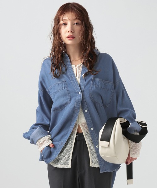 BAYFLOW（ベイフロー）の「[簡単ブラウジング仕様]2WAYデニムシャツ（シャツ/ブラウス・レディース・ライトブルー/インディゴブルー/グレー・FREE）」の3枚目の写真