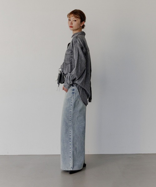 BAYFLOW（ベイフロー）の「[簡単ブラウジング仕様]2WAYデニムシャツ（シャツ/ブラウス・レディース・ライトブルー/インディゴブルー/グレー・FREE）」の4枚目の写真