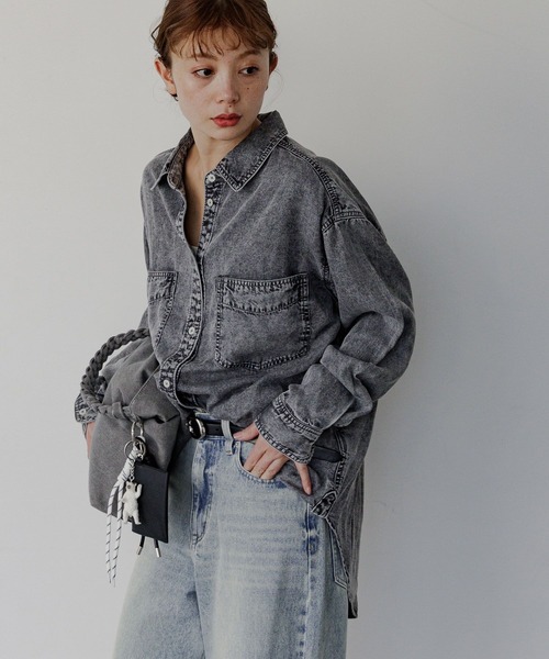 BAYFLOW（ベイフロー）の「[簡単ブラウジング仕様]2WAYデニムシャツ（シャツ/ブラウス・レディース・ライトブルー/インディゴブルー/グレー・FREE）」の6枚目の写真