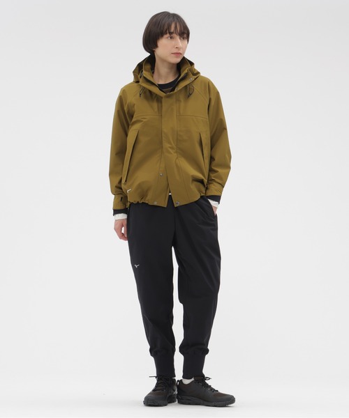 MIZUNO（ミズノ　）の「Gore-Tex RECYCKED POLYESTER POPLIN（マウンテンパーカー・レディース・マスタード/チャコール・2/1）」の8枚目の写真