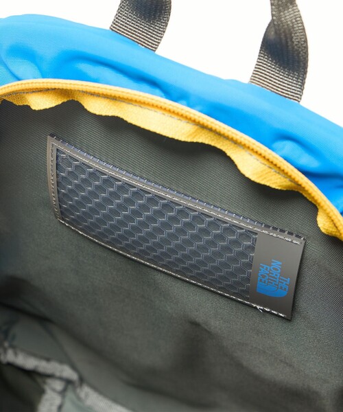 THE NORTH FACE(ザノースフェイス)の「<THE NORTH FACE>スモールデイ リュック(15L) / キッズ(バックパック/リュック・キッズ・ベージュ/ロイヤルブルー/ブラック・FREE)」の10枚目の写真