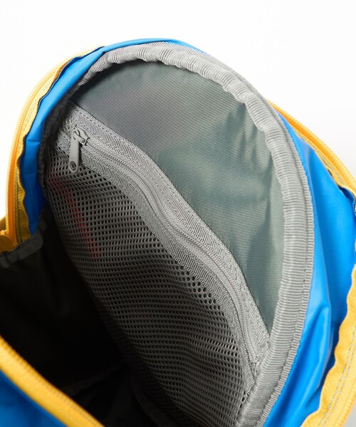 THE NORTH FACE(ザノースフェイス)の「<THE NORTH FACE>スモールデイ リュック(15L) / キッズ(バックパック/リュック・キッズ・ベージュ/ロイヤルブルー/ブラック・FREE)」の11枚目の写真