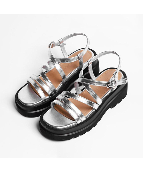 MAC MOC（マックモック）の「Blaze 3Color フェミニンストラップサンダル 6Cm（サンダル・レディース・ブラック/シルバー/アイボリー・22.5cm/23cm/23.5cm/24cm/24.5cm/25cm）」の3枚目の写真