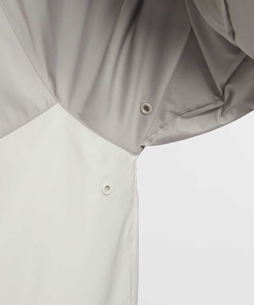 NIKE(ナイキ)の「ナイキ ウィンドランナー メンズ ラインド ジャケット / Nike Windrunner Men's Lined Jacket HV8370-012 Light Iron Ore(ブルゾン・メンズ・グレー系その他・XL/2XL/S/M/L)」の12枚目の写真