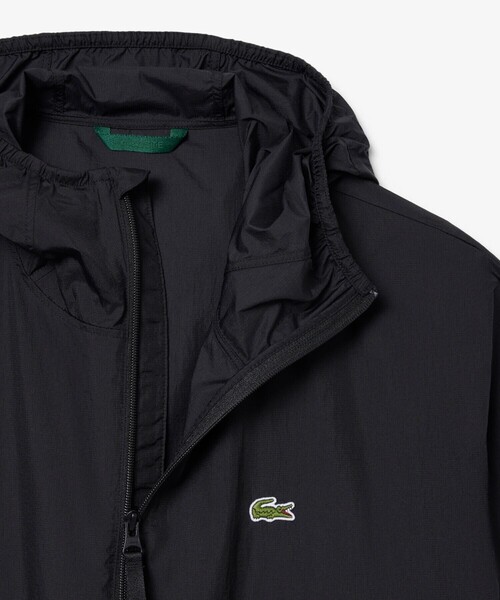 LACOSTE(ラコステ)の「軽量 撥水 ワッシャー加工 ライトウェイトパッカブルジャケット(ナイロンジャケット・メンズ・ライトグリーン/ブラック・52/48/46/50)」の11枚目の写真