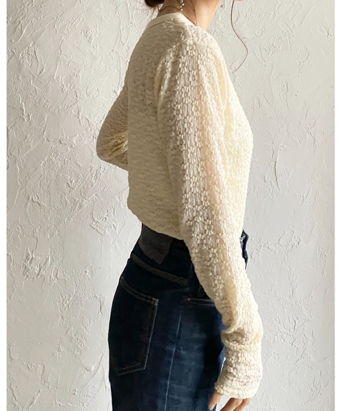 She's Closet(シーズクローゼット)の「長袖 クルーネック 花柄 レースシアートップス ロングTシャツ(Tシャツ/カットソー・レディース・ライトベージュ/ブラック/アイボリー・FREE)」の5枚目の写真