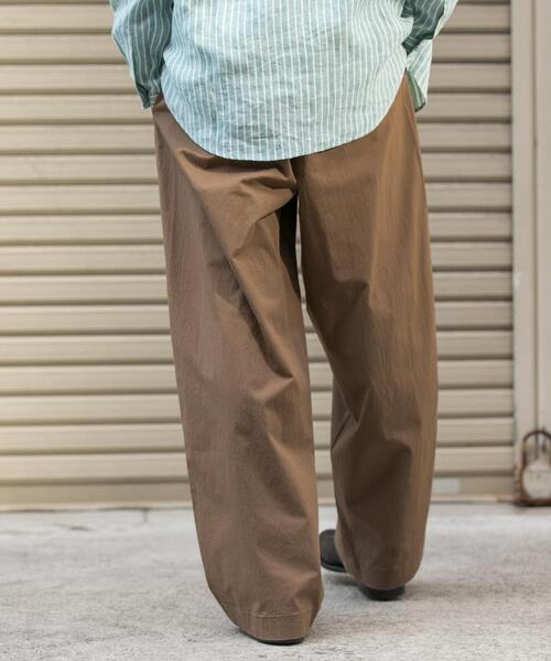FORK&SPOON（フォークアンドスプーン）の「FORK&SPOON　ツータックワイドイージーパンツ（その他パンツ・メンズ・ブラウン/ブルー系その他・4/5）」の8枚目の写真