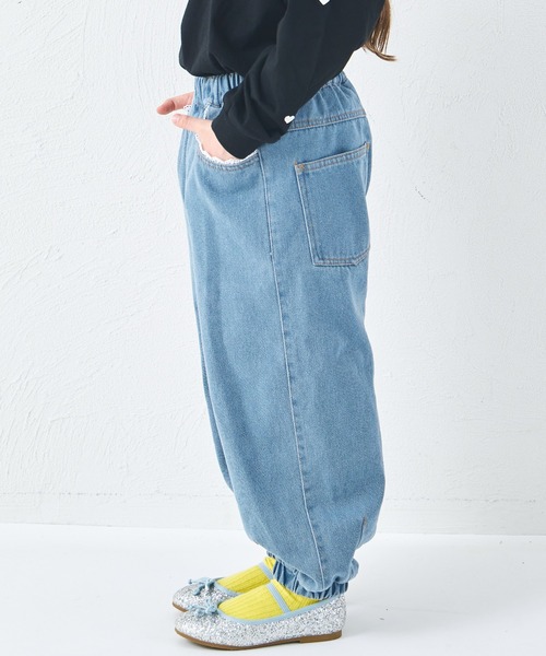 pairmanon（ペアマノン）の「ガールズ レース 裾ゴム カーブデニムパンツ（デニムパンツ・キッズ・インディゴブルー/ライトブルー・100/110/120/130/140/150/90）」の3枚目の写真