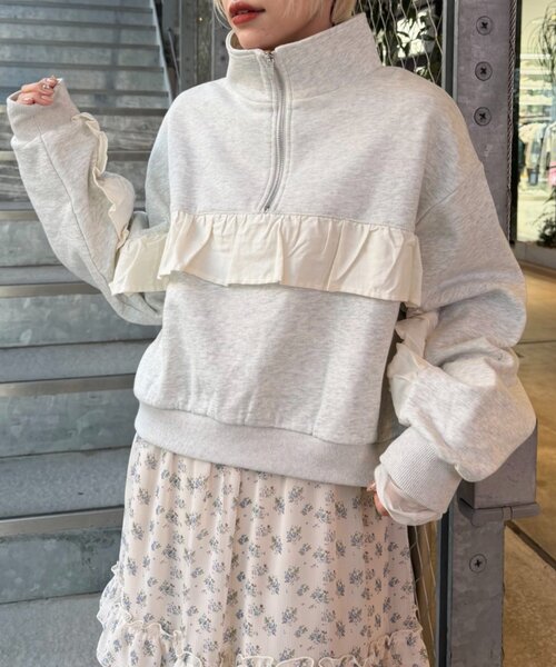 w closet（ダブルクローゼット）の「ハーフジップフリルスウェット（Tシャツ/カットソー・レディース・アイボリー/グレー/ピンク・FREE）」の2枚目の写真