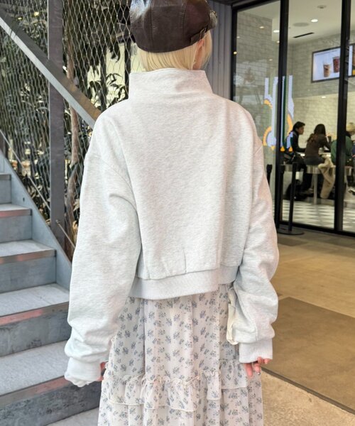 w closet（ダブルクローゼット）の「ハーフジップフリルスウェット（Tシャツ/カットソー・レディース・アイボリー/グレー/ピンク・FREE）」の5枚目の写真