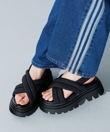 厚底パデットクロスサンダル