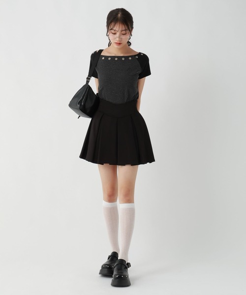 repipi armario（レピピ アルマリオ）の「クロッグスタッズシューズ（サンダル・キッズ・ブラック・SMALL/LARGE/MEDIUM）」の2枚目の写真
