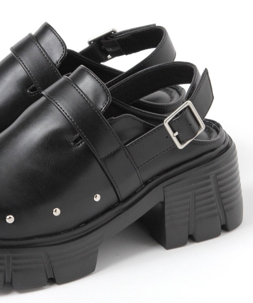 repipi armario（レピピ アルマリオ）の「クロッグスタッズシューズ（サンダル・キッズ・ブラック・SMALL/LARGE/MEDIUM）」の11枚目の写真