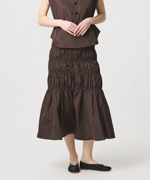 LOEFF（ロエフ）の「＜LOEFF＞グロッシー タフタ ギャザー スカート（スカート・レディース・ブラック/ダークブラウン・0/1）」の5枚目の写真