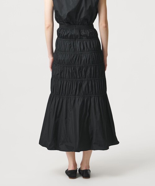 LOEFF（ロエフ）の「＜LOEFF＞グロッシー タフタ ギャザー スカート（スカート・レディース・ブラック/ダークブラウン・0/1）」の10枚目の写真