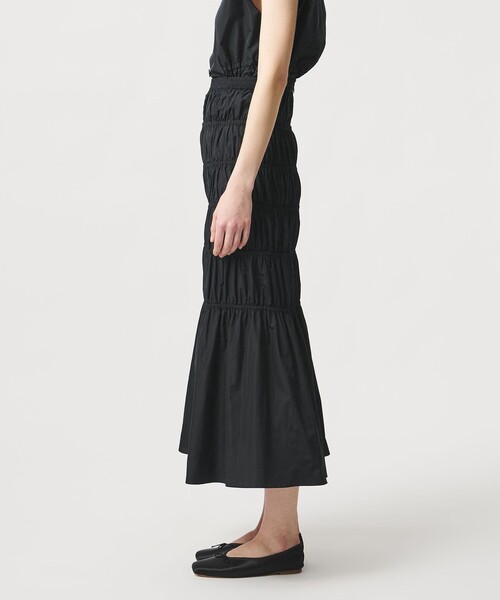 LOEFF（ロエフ）の「＜LOEFF＞グロッシー タフタ ギャザー スカート（スカート・レディース・ブラック/ダークブラウン・0/1）」の11枚目の写真