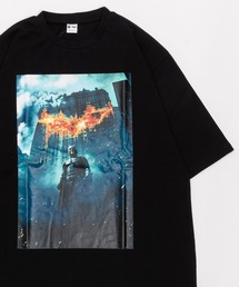 SVEC（シュベック）の「The Dark Knight ダークナイト プリント S/S Tシャツ（Tシャツ/カットソー）」