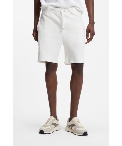 HUGO(ヒューゴ)の「ストレッチコットン ショートパンツ クリースエフェクト(その他パンツ・メンズ・ホワイト・L/M/S/XS/XXL)」の1枚目の写真