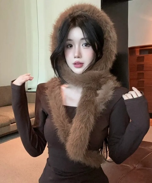Alvia(アルビア)の「ファー付きトップス(その他トップス・レディース・ブラウン/ホワイト/ブラック・M)」の3枚目の写真