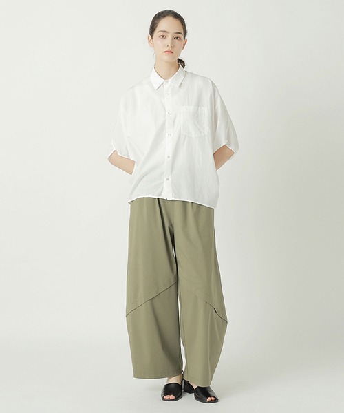 ZUCCa(ズッカ)の「(S)DRAPE BROAD CLOTH SHIRT(シャツ/ブラウス・レディース・ホワイト/ライトブルー/ブラック・M size)」の4枚目の写真
