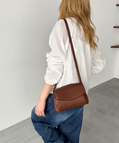 CANAL JEAN（キャナルジーン）の「El mar　ミニフラップショルダーバッグ（ショルダーバッグ・レディース・ブラック/ブラウン・ONE SIZE）」の2枚目の写真
