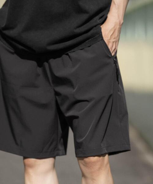 ITEMS URBANRESEARCH(アイテムズ アーバンリサーチ)の「『接触冷感/吸水速乾』多機能 ナイロンストレッチイージーショーツ(その他パンツ・メンズ・カーキ/ブラック/チャコールグレー・LARGE/MEDIUM)」の4枚目の写真