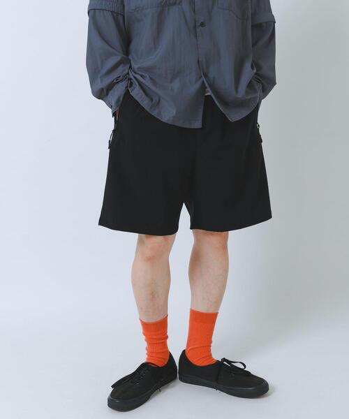 ITEMS URBANRESEARCH(アイテムズ アーバンリサーチ)の「『接触冷感/吸水速乾』多機能 ナイロンストレッチイージーショーツ(その他パンツ・メンズ・カーキ/ブラック/チャコールグレー・LARGE/MEDIUM)」の13枚目の写真
